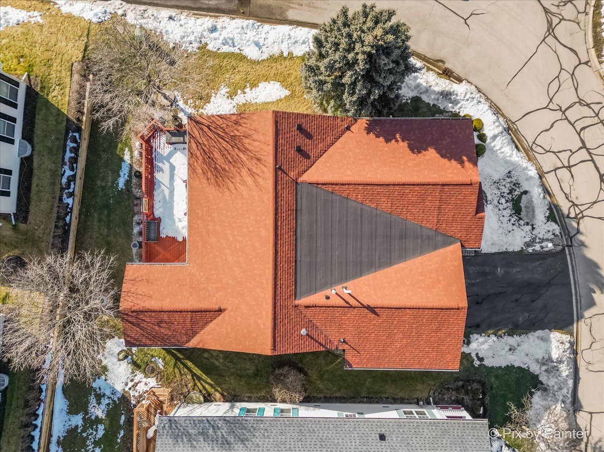 1 Suffolk Way Grayslake, IL 60030 - Photo 5 of 54 a view of a house with a street