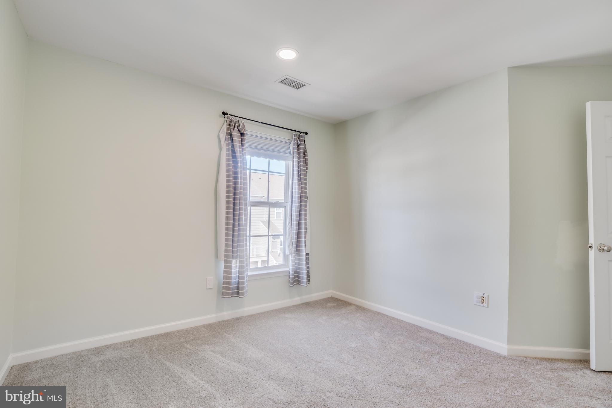 723 Main Street, Unit B Gaithersburg, MD 20878 - Photo 19 of 27
