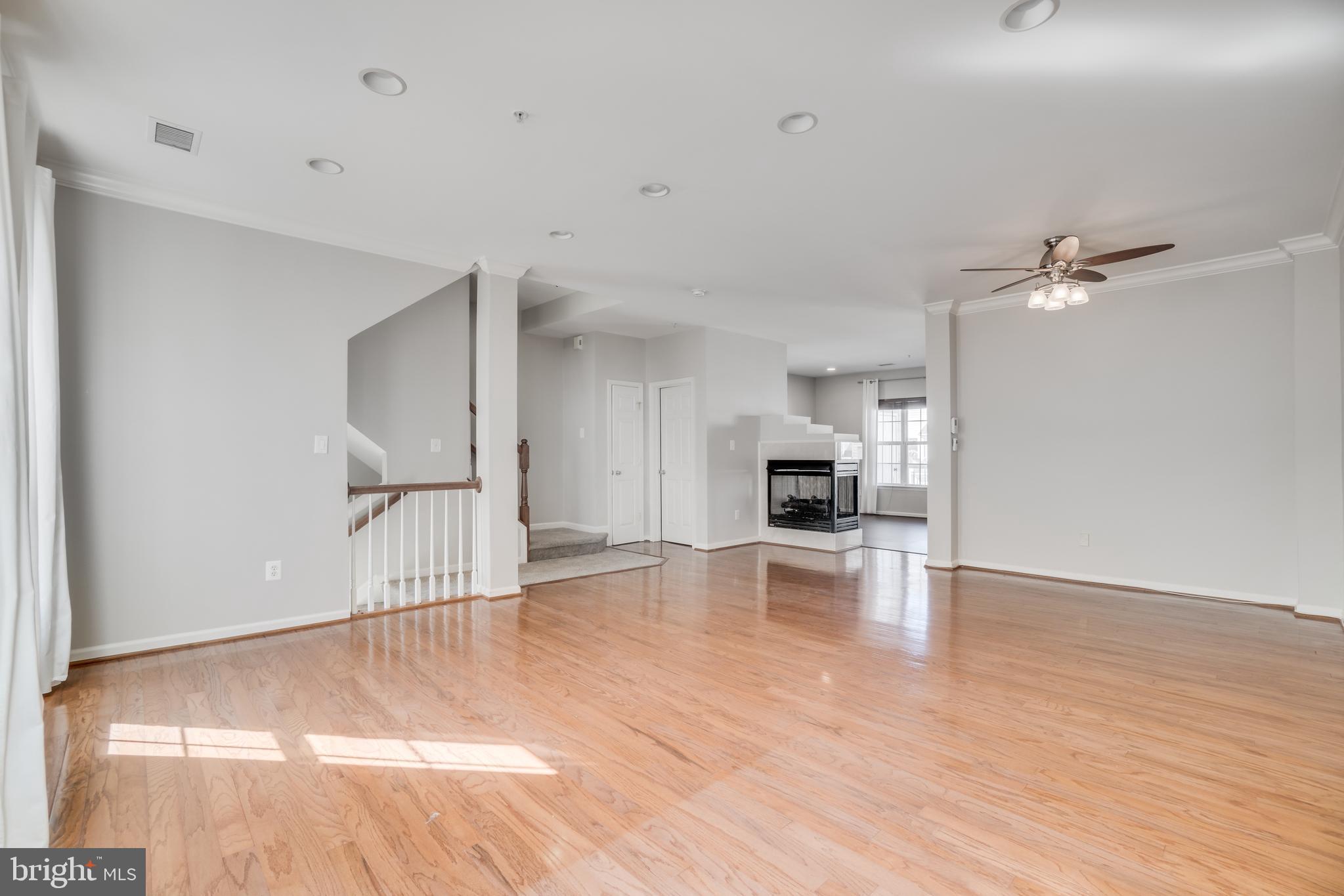 723 Main Street, Unit B Gaithersburg, MD 20878 - Photo 3 of 27