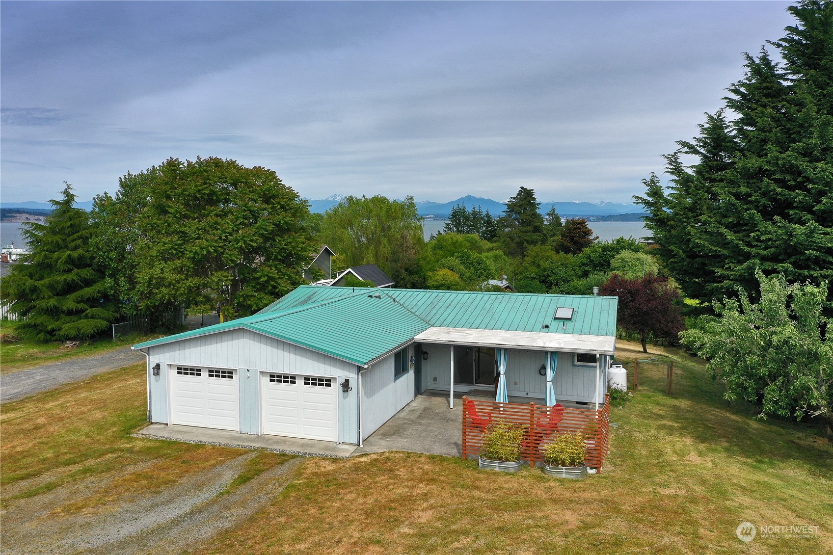 6639 Humphrey Road Clinton, WA 98236 - Photo 1 of 34 Gallery Image 1