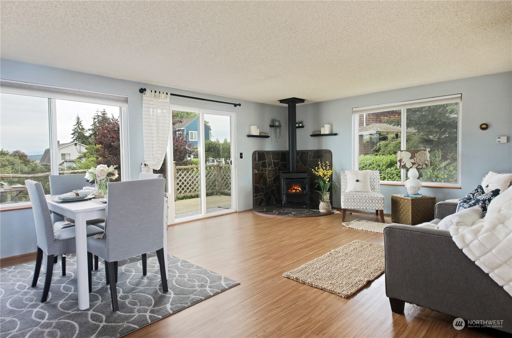 6639 Humphrey Road Clinton, WA 98236 - Photo 2 of 34 Gallery Image 2