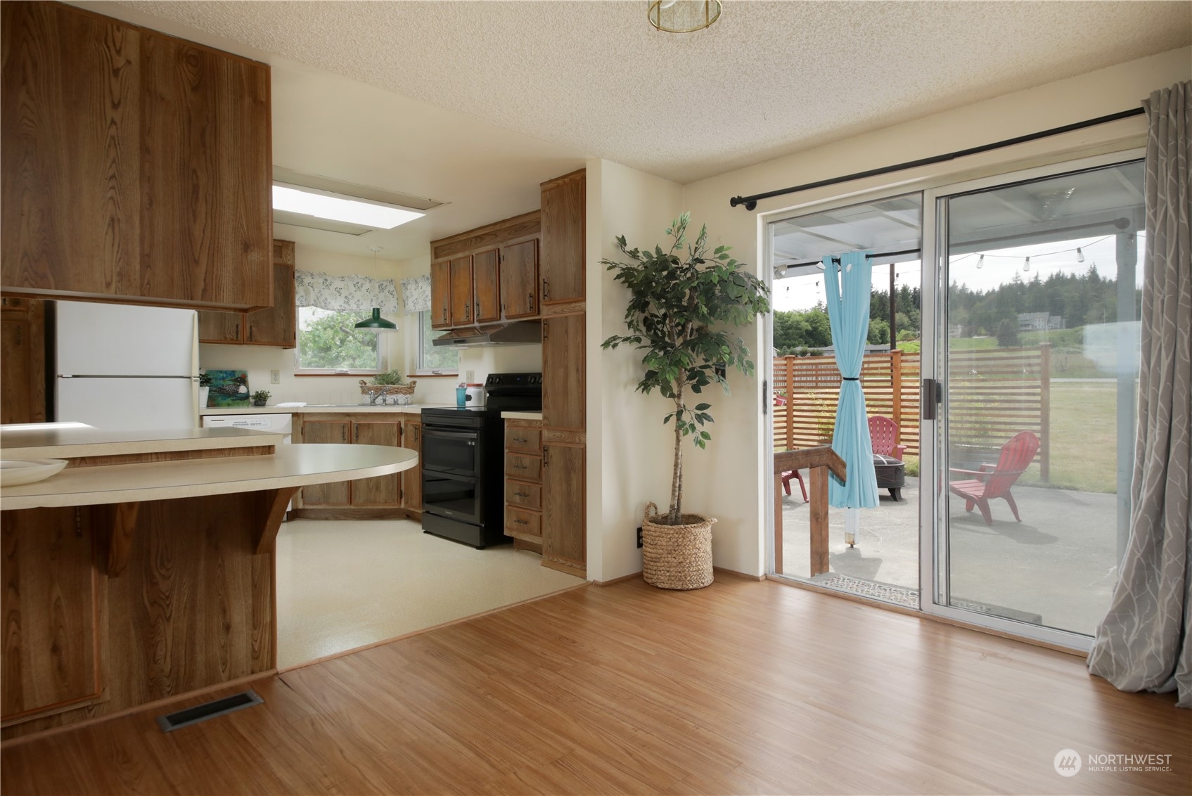 6639 Humphrey Road Clinton, WA 98236 - Photo 5 of 34 Gallery Image 5