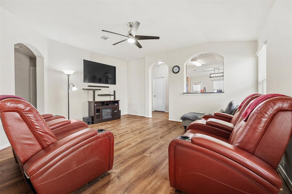 320 Ammonite Lane Jarrell, TX 76537 - Photo 5 of 24