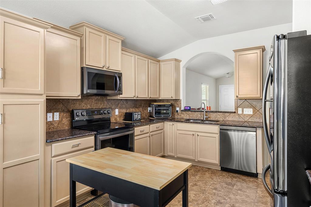 320 Ammonite Lane Jarrell, TX 76537 - Photo 8 of 24