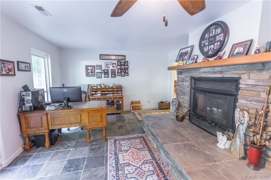 3130 East Coon Lake Road Howell, MI 48843 - Photo 8 of 14 36XE1A4790-HDR-Full.jpg