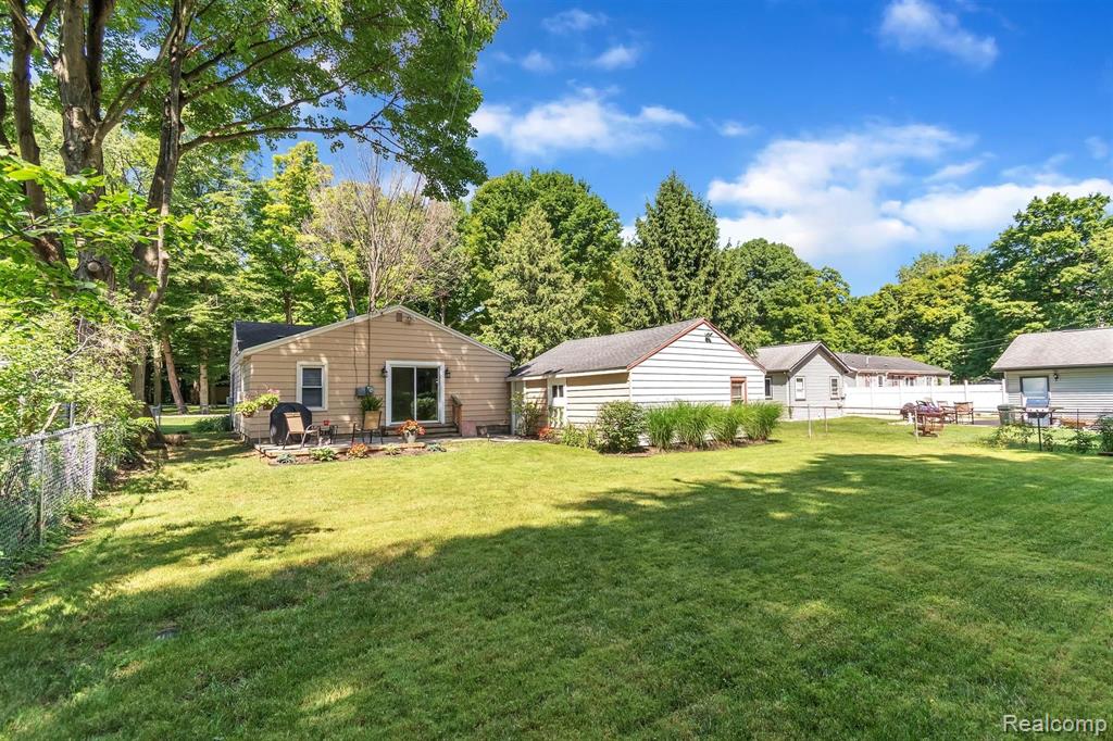 21484 Power Road Farmington Hills, MI 48336 - Photo 45 of 46