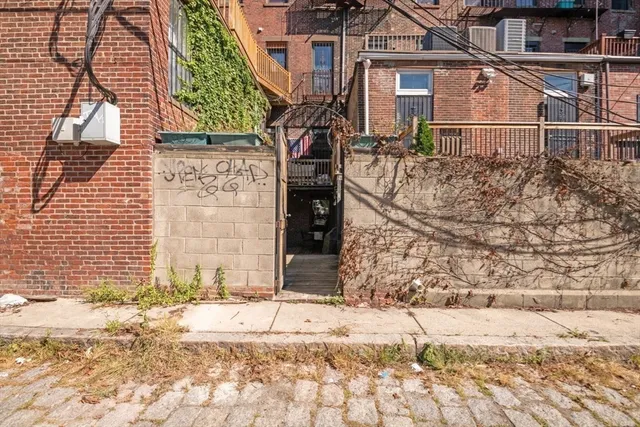 $649,000 | 681 Massachusetts Avenue, Unit 1, Boston, MA 02118