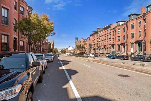 $649,000 | 681 Massachusetts Avenue, Unit 1, Boston, MA 02118