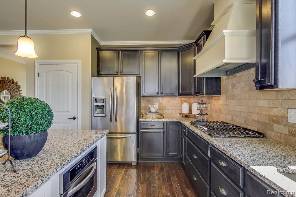 1049 Spring Trail Brighton, MI 48116 - Photo 2 of 4