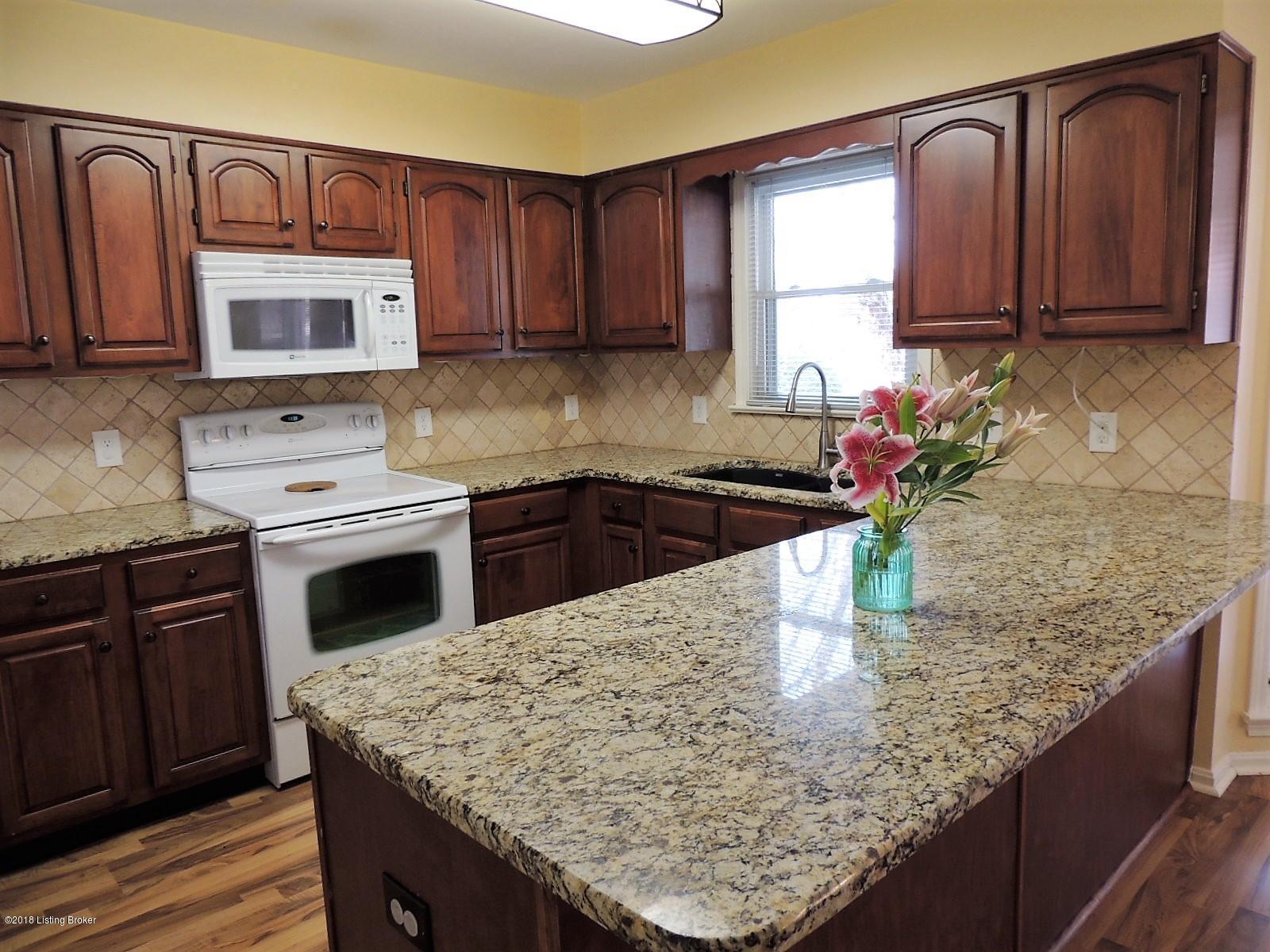 8213 Lacevine Road Louisville, KY 40220 - Photo 30 of 86 DSCN6527