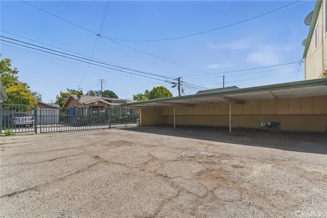 $320,000 | 611 South Orange Avenue, Unit 11, Santa Ana, CA 92701