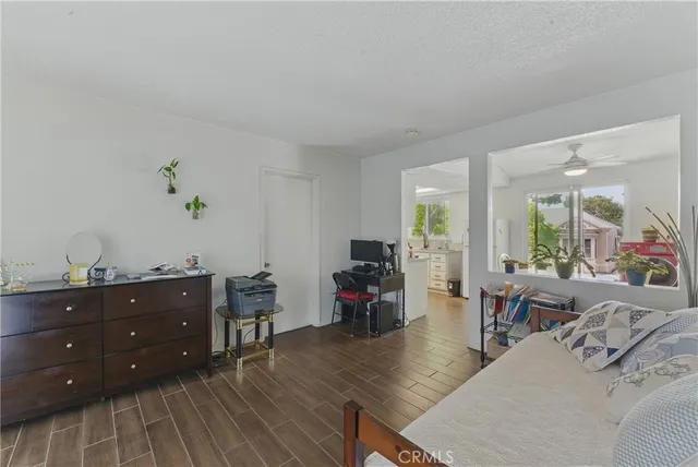 $320,000 | 611 South Orange Avenue, Unit 11, Santa Ana, CA 92701