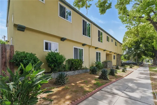 $320,000 | 611 South Orange Avenue, Unit 11, Santa Ana, CA 92701