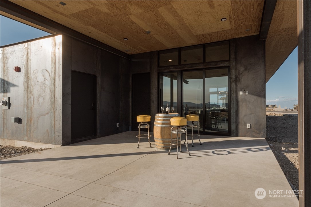 240 Northwest Rattlesnake Point Road Quincy, WA 98848 - Photo 33 of 37 a view of a porch with chairs