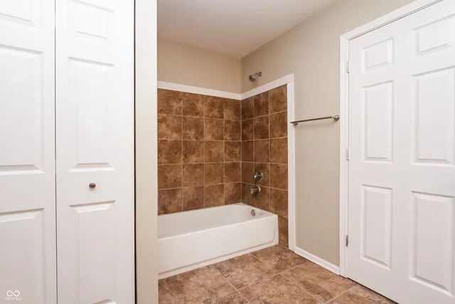 $1,860 | 2261 Rosswood Boulevard, Indianapolis, IN 46229