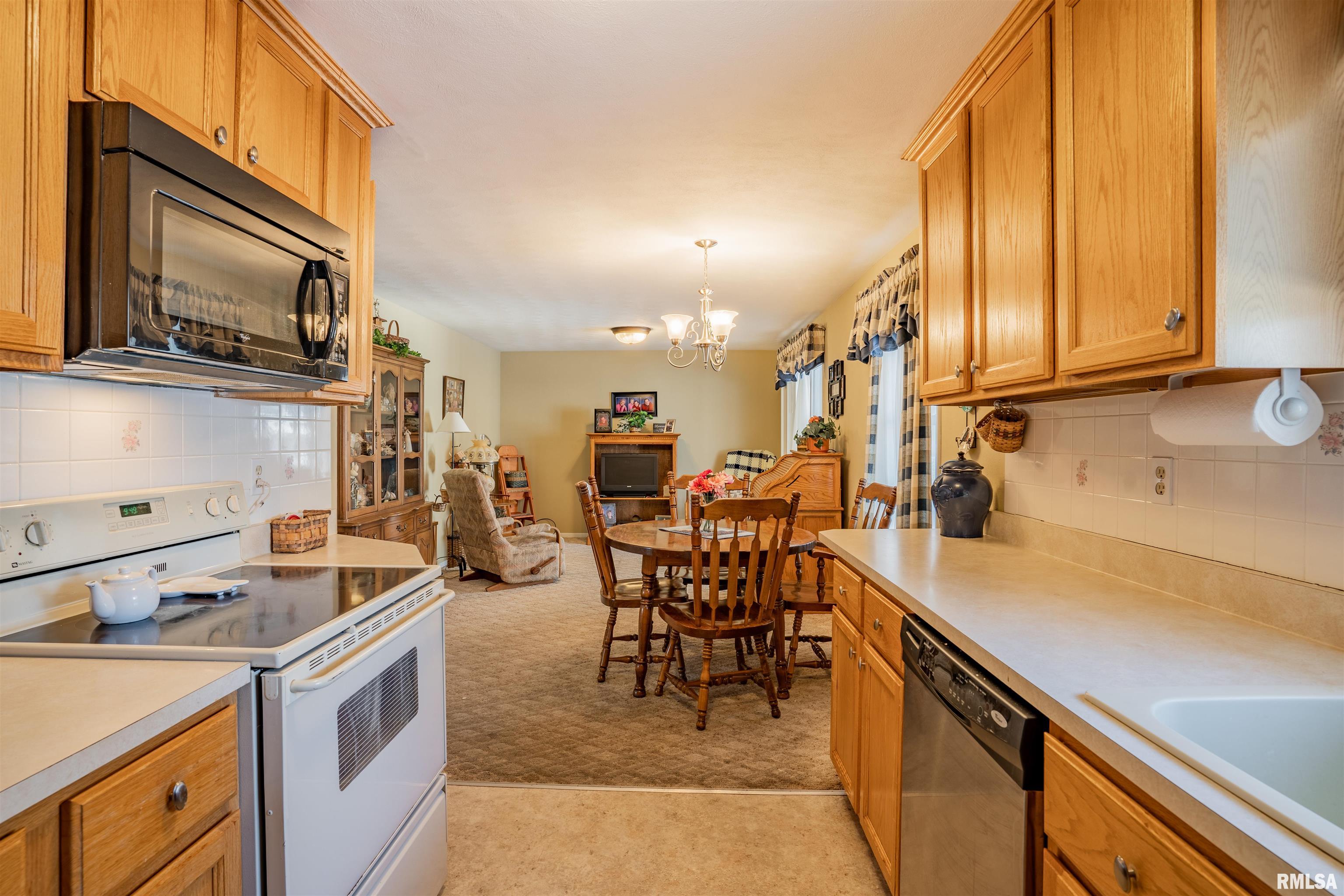 1308 Springfield Road East Peoria, IL 61611 - Photo 13 of 30 Gallery Image 13