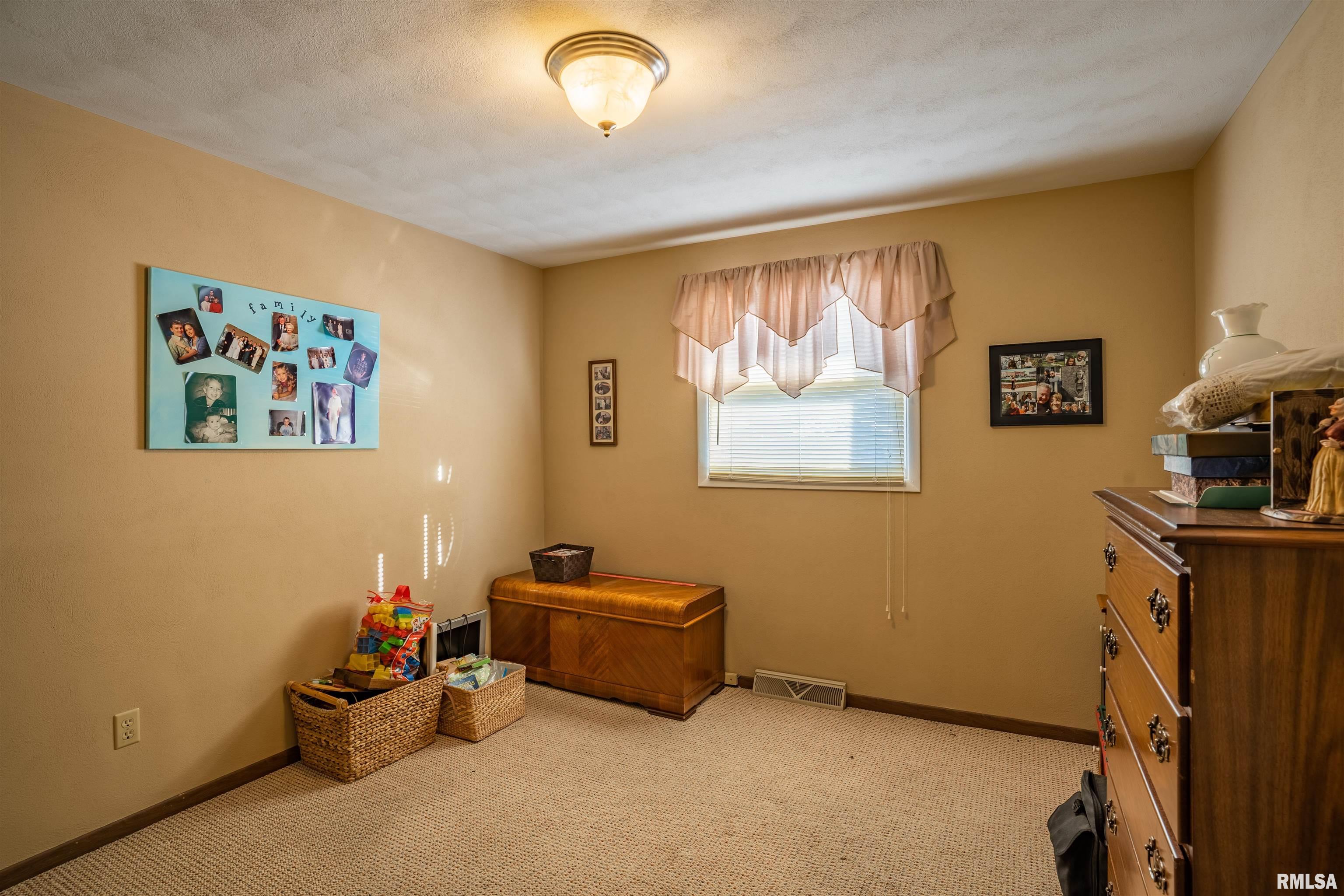 1308 Springfield Road East Peoria, IL 61611 - Photo 20 of 30 Gallery Image 20