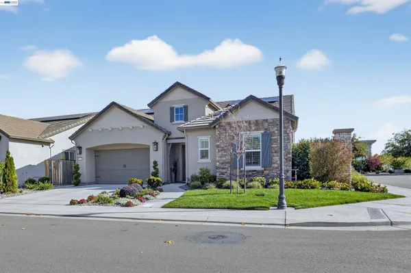 $649,000 | 1560 Empire Drive, Lodi, CA 95242