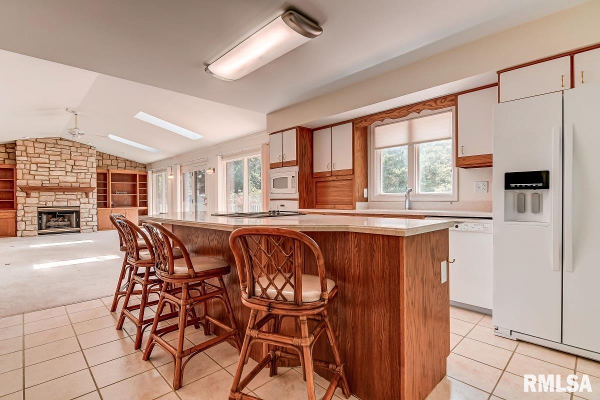 2216 Huntleigh Road Springfield, IL 62704 - Photo 13 of 49