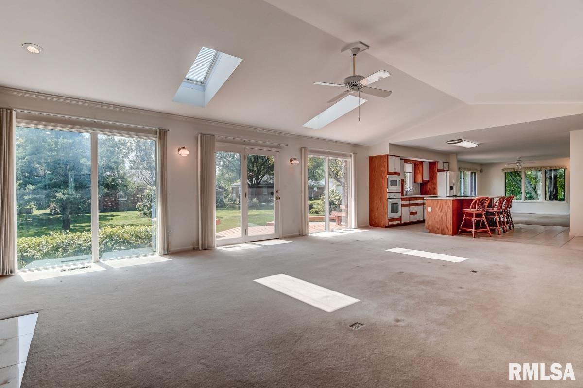 2216 Huntleigh Road Springfield, IL 62704 - Photo 8 of 49