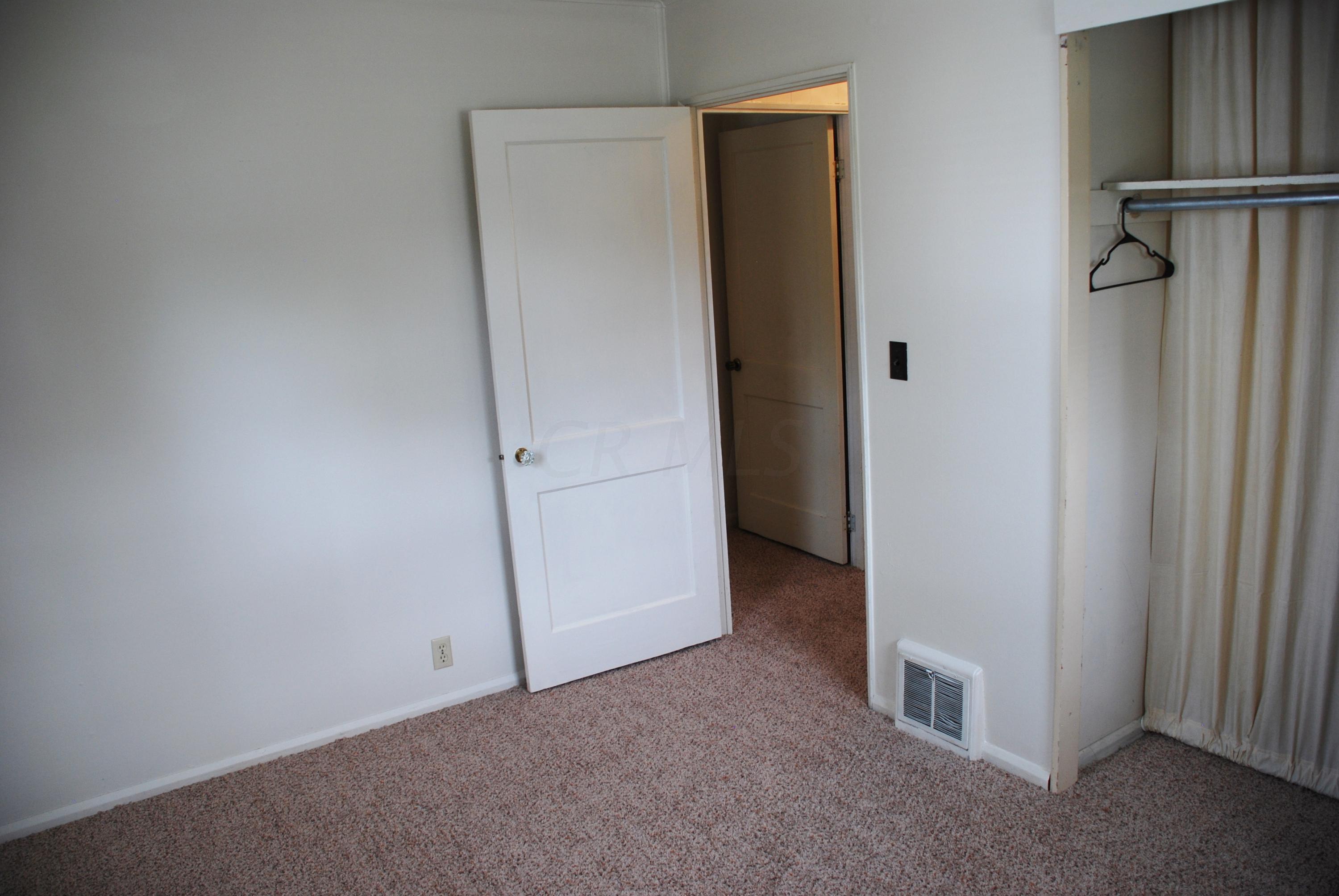 3290 Karl Road Columbus, OH 43224 - Photo 12 of 15 Gallery Image 12