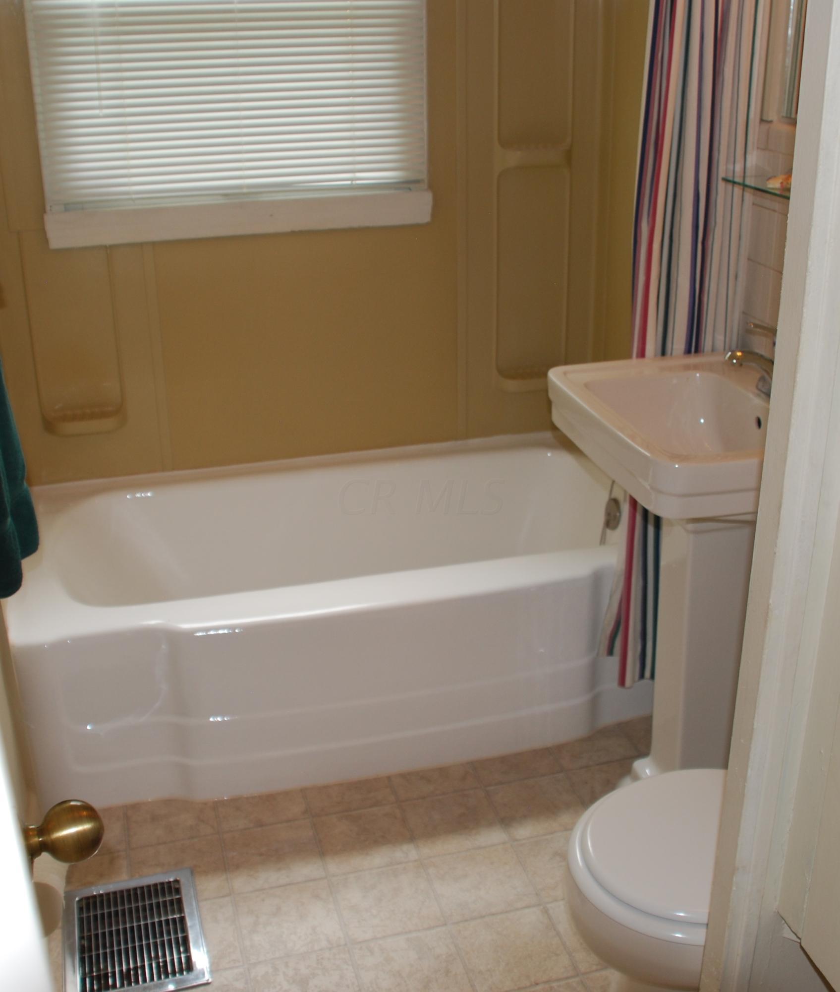 3290 Karl Road Columbus, OH 43224 - Photo 8 of 15 Gallery Image 8