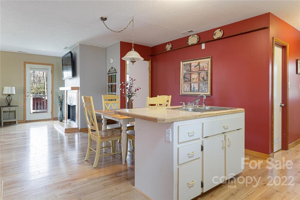 7 Tuttle Road Hendersonville, NC 28792 - Photo 17 of 39 Gallery Image 17