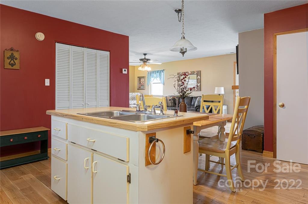 7 Tuttle Road Hendersonville, NC 28792 - Photo 18 of 39 Gallery Image 18