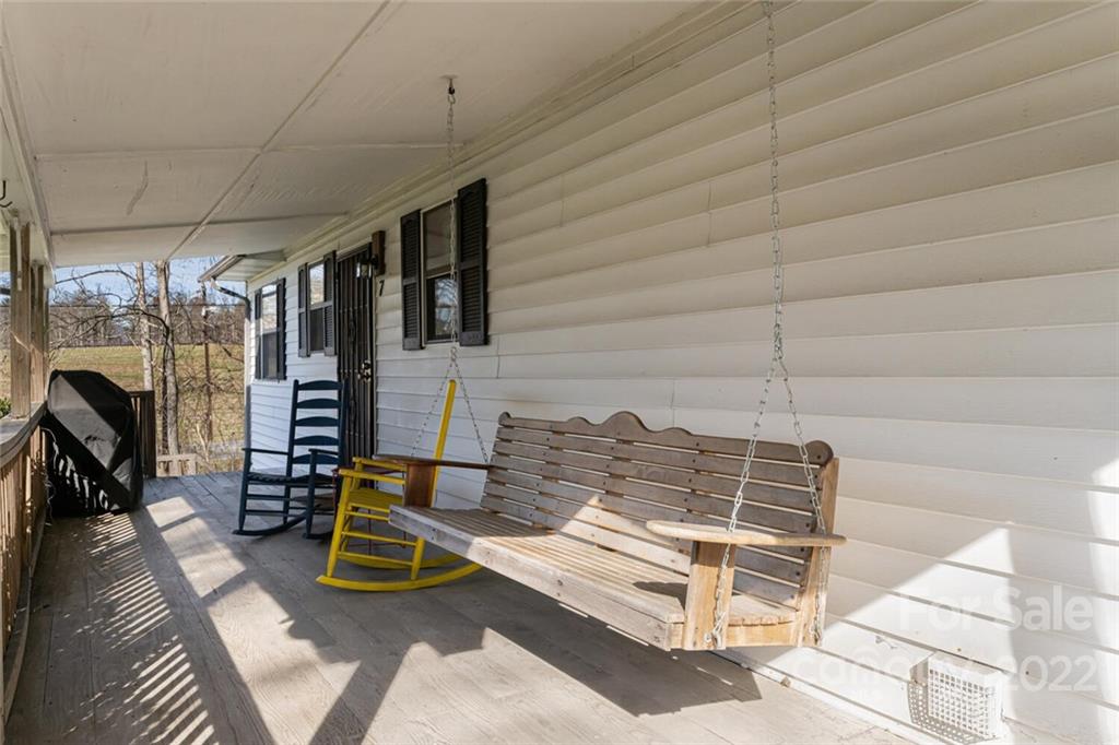 7 Tuttle Road Hendersonville, NC 28792 - Photo 7 of 39 Gallery Image 7