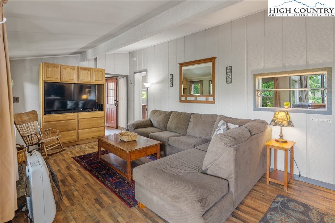 335 Snowshoe Loop Newland, NC 28657 - Photo 7 of 24