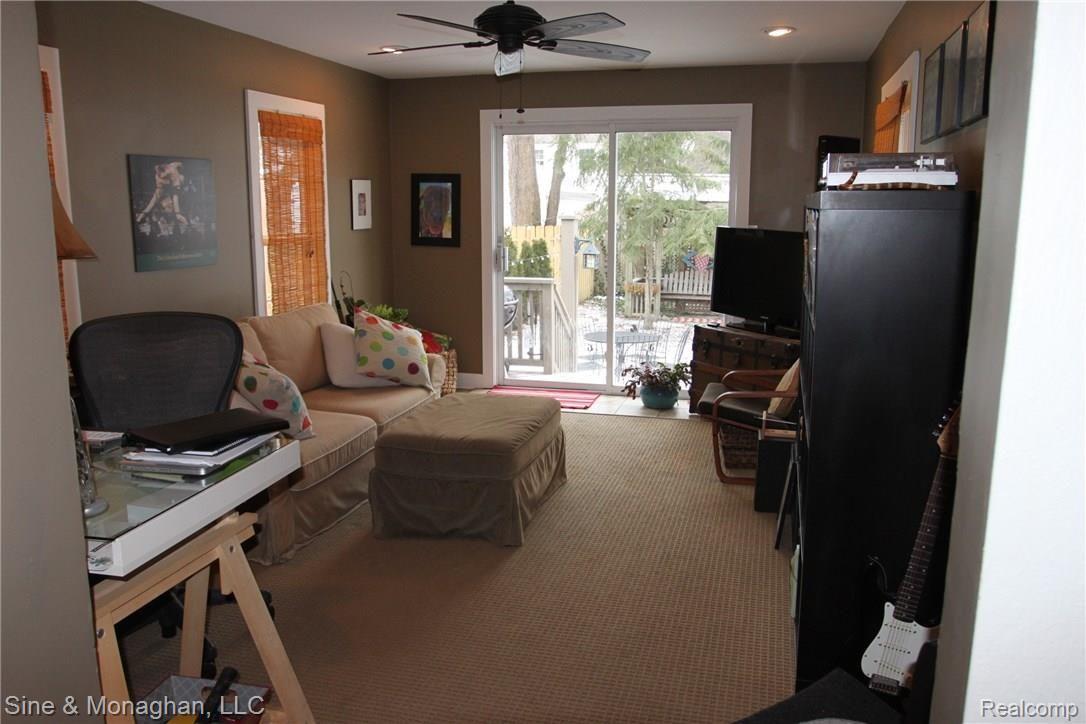 695 Rivard Boulevard Grosse Pointe, MI 48230 - Photo 10 of 23 IMG_4058.JPG