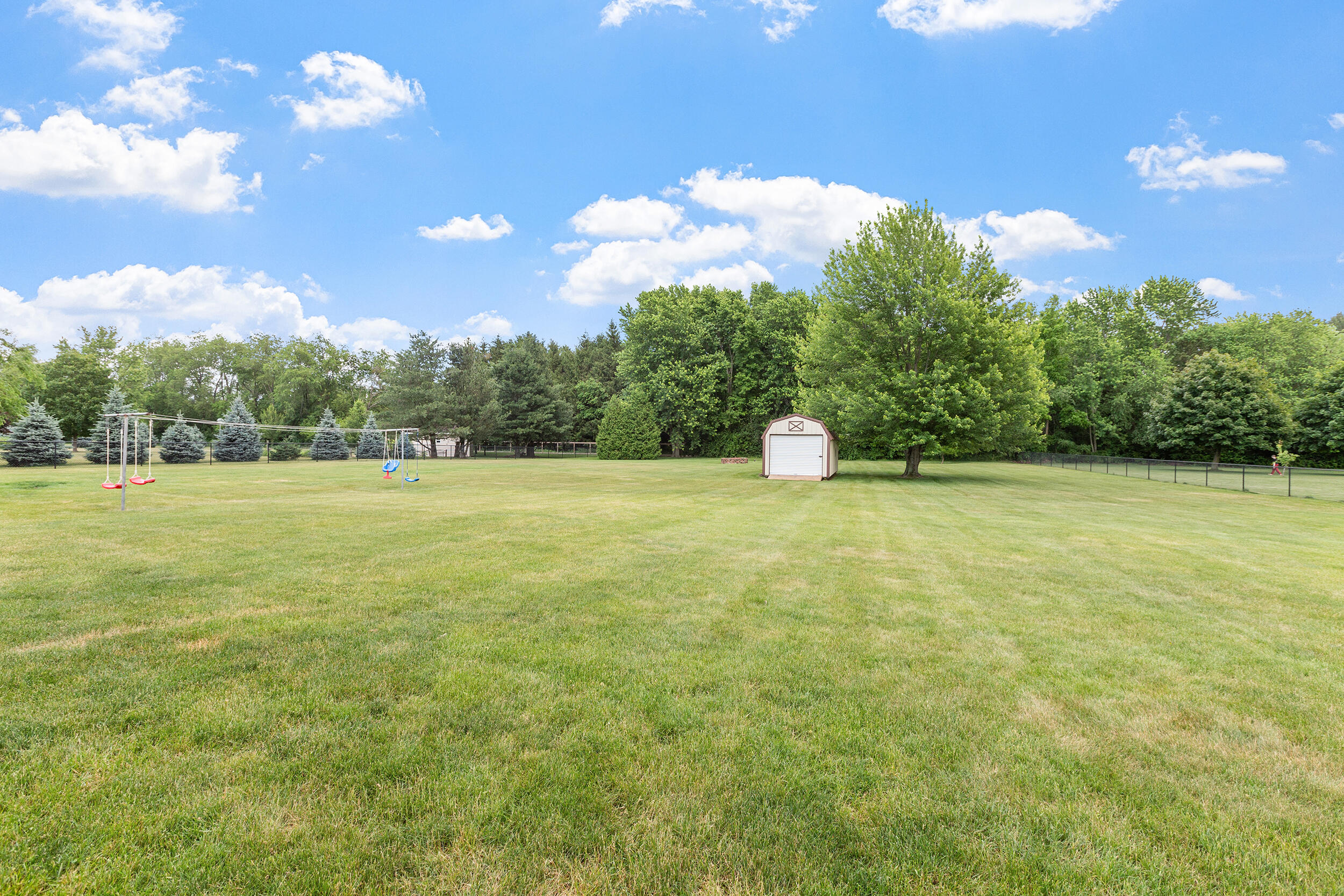 889 Rustic Acres Lane Hebron, IN 46341 - Photo 18 of 19 2500x1667