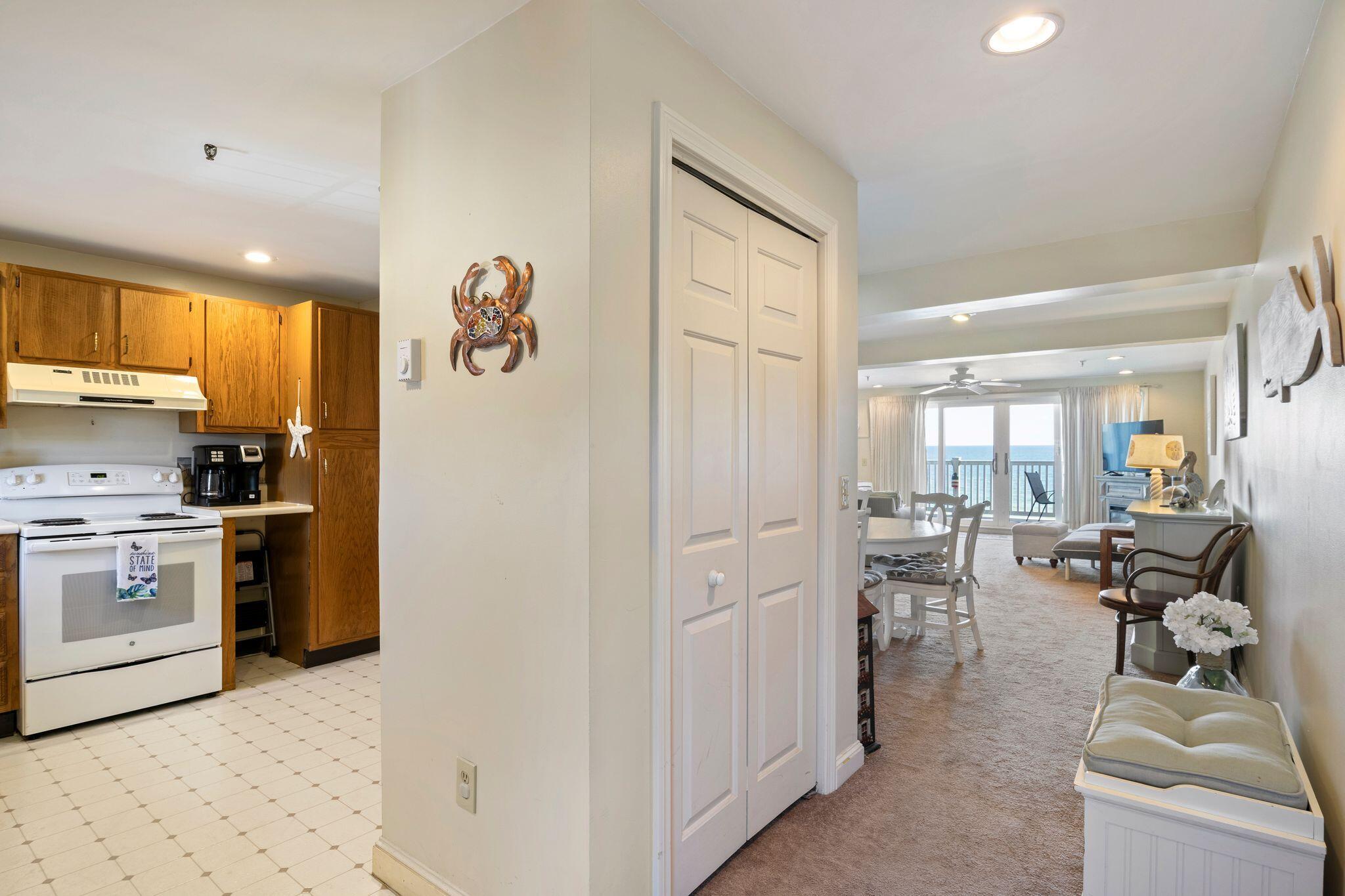 39 West Grand Avenue, Unit 410 Old Orchard Beach, ME 04064 - Photo 6 of 34 39_W_Grand_Ave_05