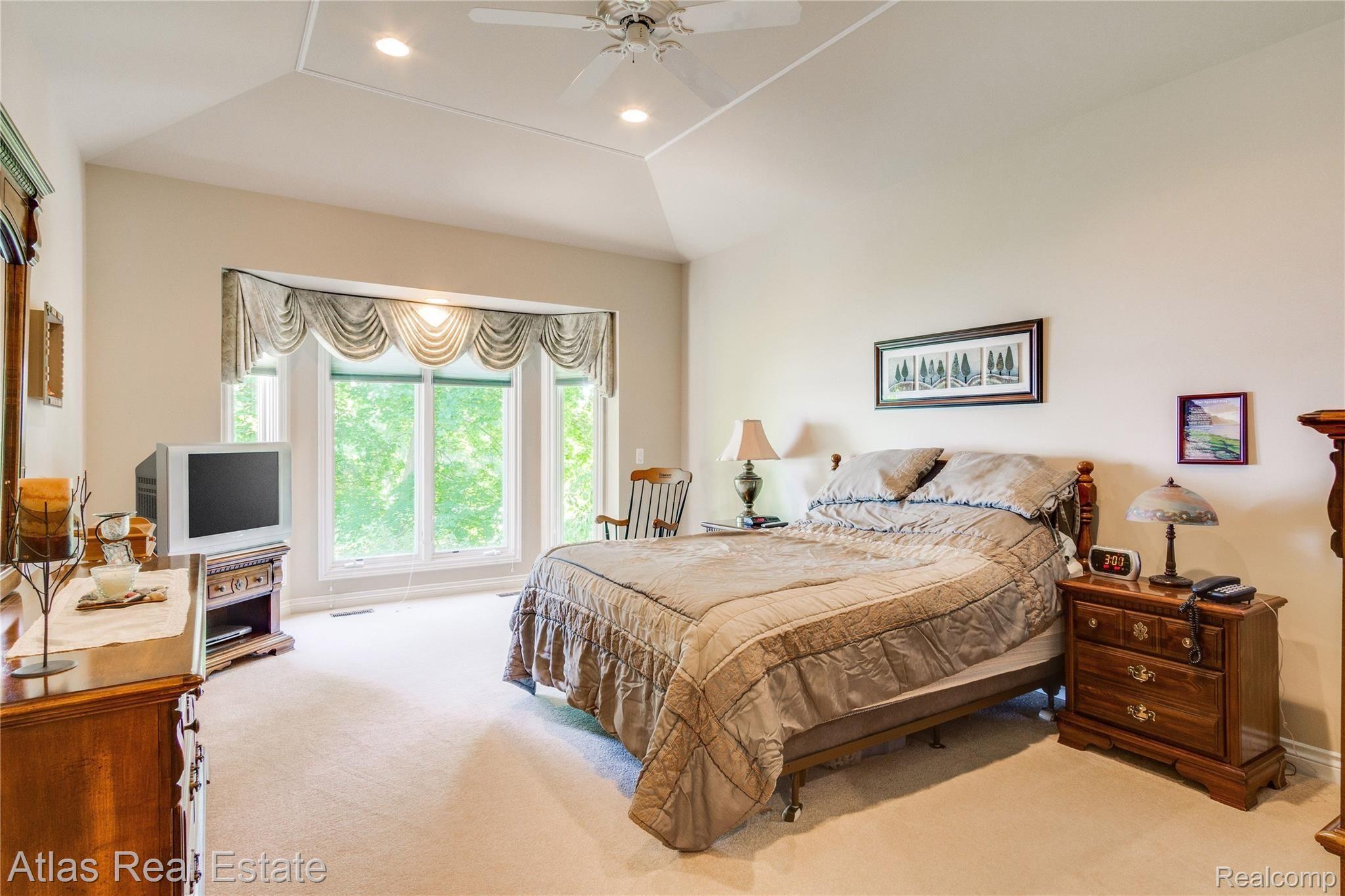 9077 Ridge Road Goodrich, MI 48438 - Photo 53 of 73 mastersuite.jpg