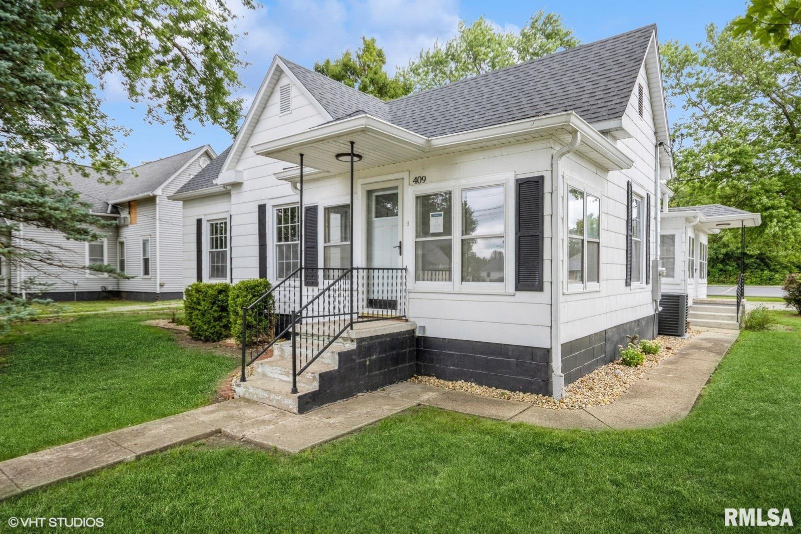 409 Carroll Street Pawnee, IL 62558 - Photo 1 of 15