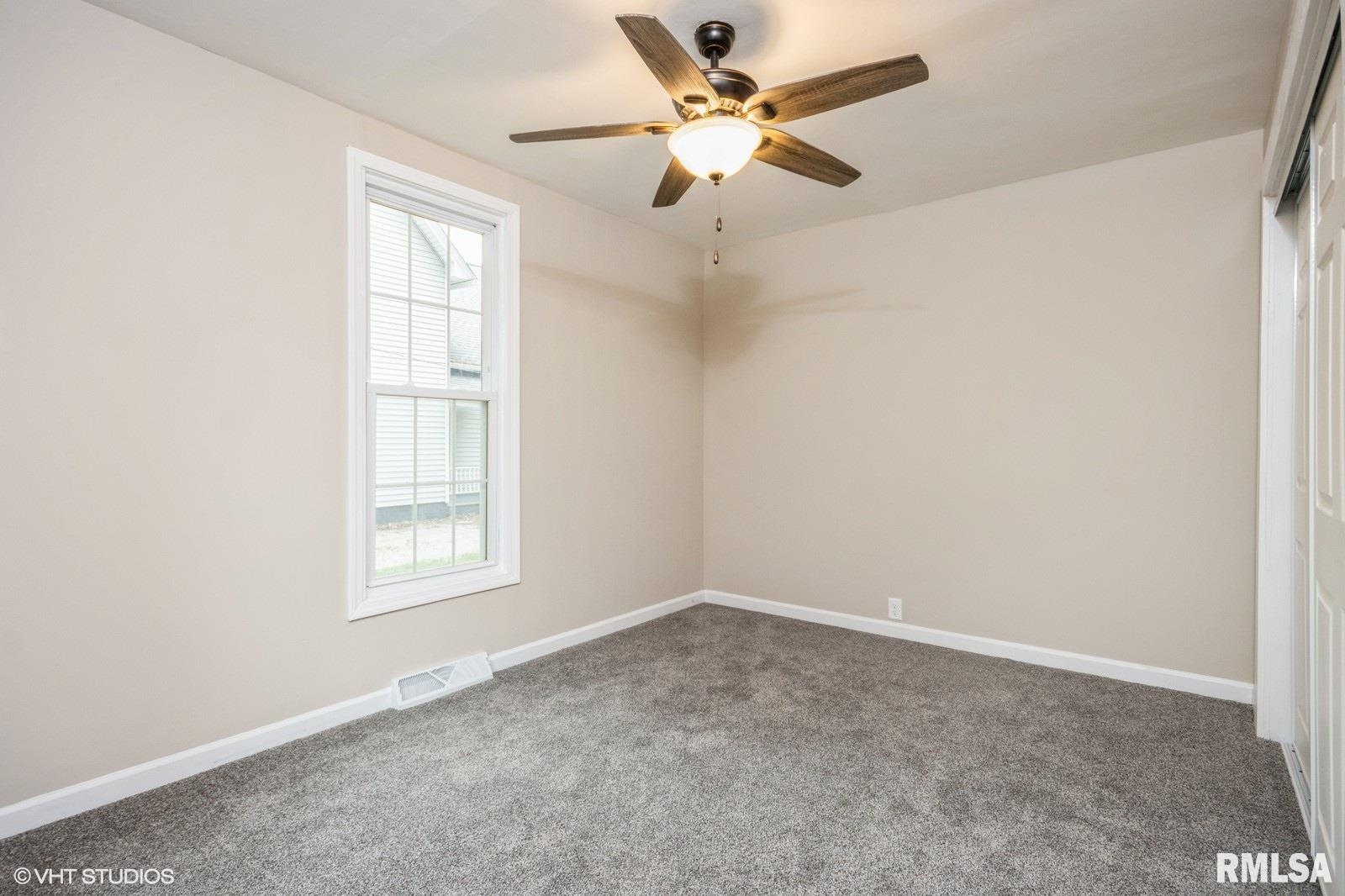 409 Carroll Street Pawnee, IL 62558 - Photo 11 of 15