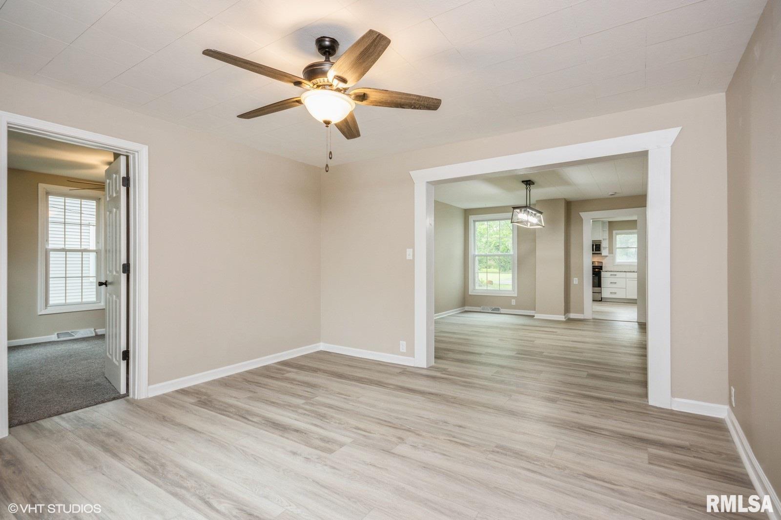 409 Carroll Street Pawnee, IL 62558 - Photo 4 of 15