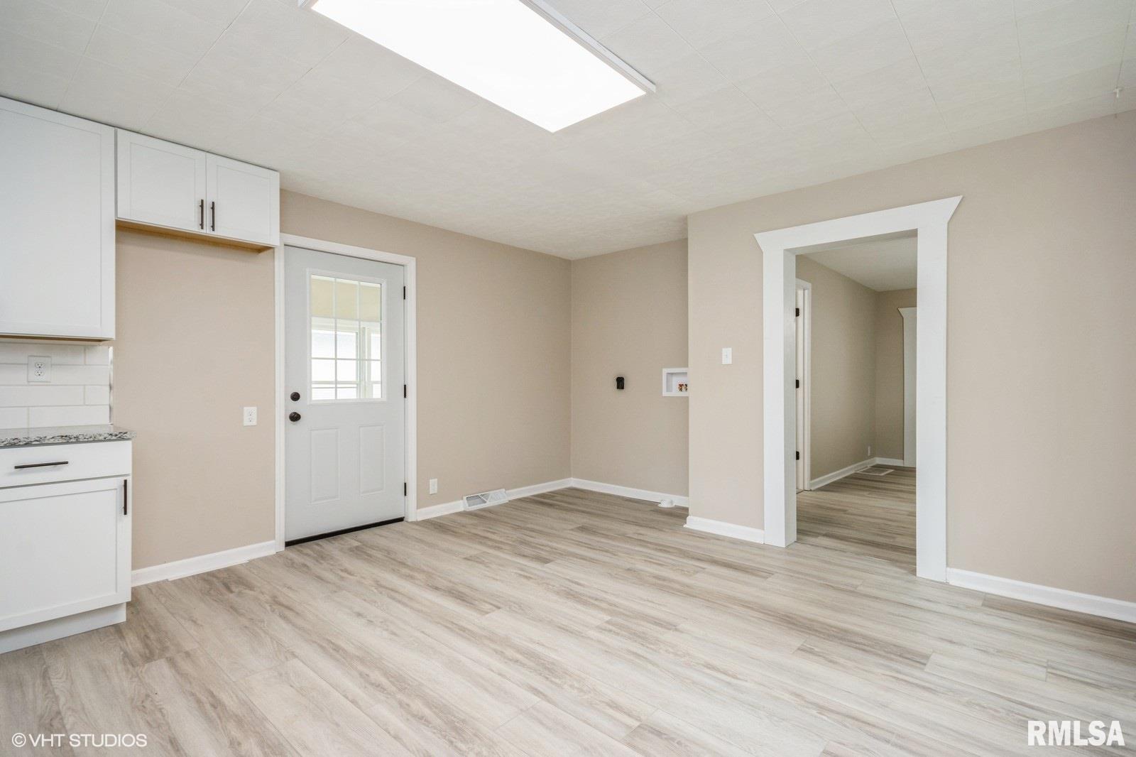 409 Carroll Street Pawnee, IL 62558 - Photo 7 of 15