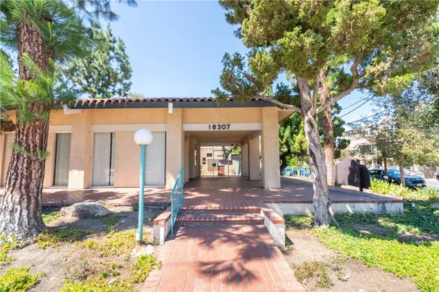 $385,000 | 18307 Burbank Boulevard, Tarzana, CA 91356