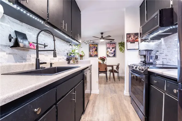 $385,000 | 18307 Burbank Boulevard, Tarzana, CA 91356