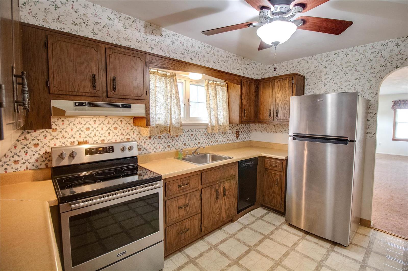 245 Alben Street Alton, IL 62002 - Photo 11 of 38 Gallery Image 11