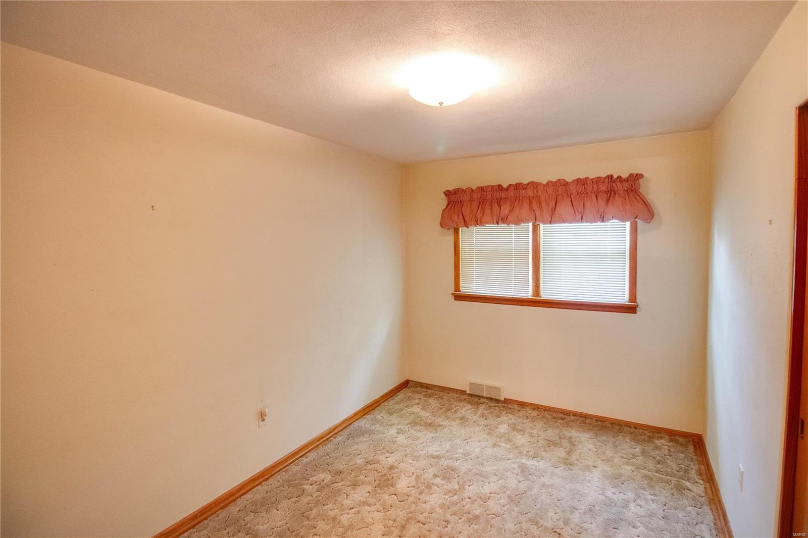 245 Alben Street Alton, IL 62002 - Photo 16 of 38 Gallery Image 16