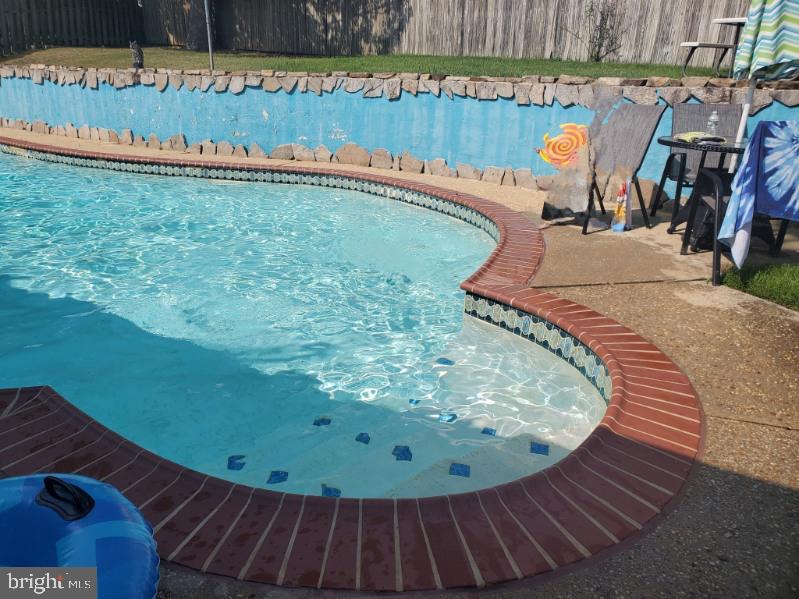 407 Crisfield Road Baltimore, MD 21220 - Photo 30 of 31 Pool