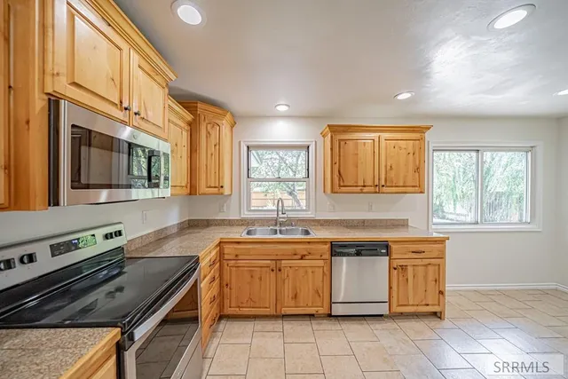 $1,800 | 766 Reed Avenue, Idaho Falls, ID 83402