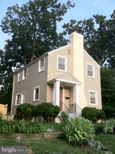 2137 North Courthouse Road Arlington, VA 22201 - Photo 1 of 30 Exterior (Front)