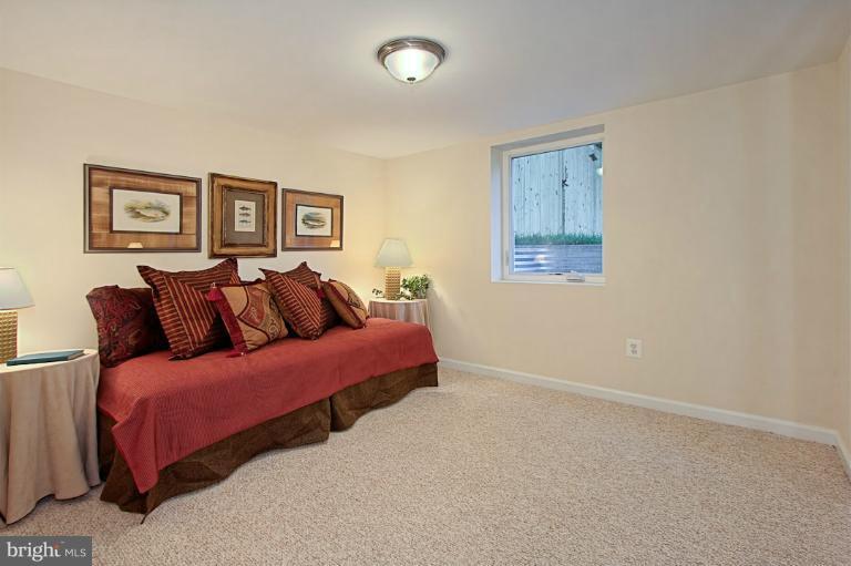 2137 North Courthouse Road Arlington, VA 22201 - Photo 15 of 30 Bedroom