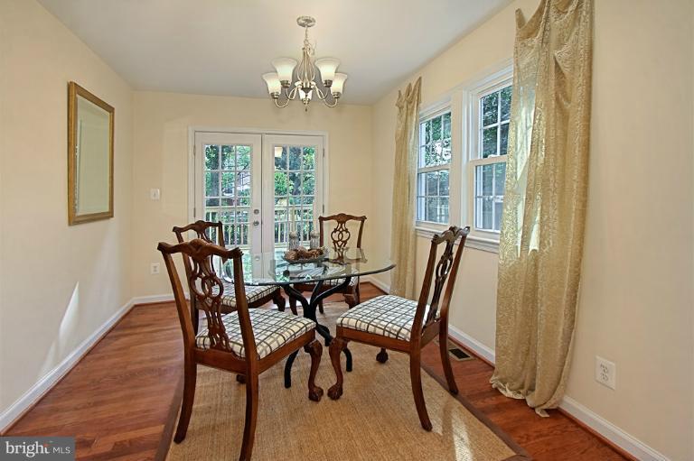 2137 North Courthouse Road Arlington, VA 22201 - Photo 19 of 30 Dining Room