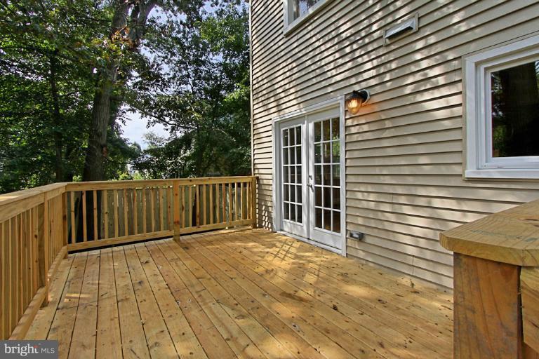 2137 North Courthouse Road Arlington, VA 22201 - Photo 27 of 30 Exterior (Rear)