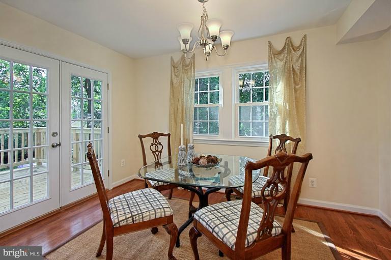 2137 North Courthouse Road Arlington, VA 22201 - Photo 6 of 30 Dining Room