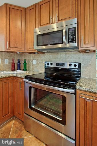 2137 North Courthouse Road Arlington, VA 22201 - Photo 8 of 30 Kitchen